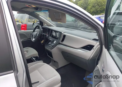 2017 Toyota Sienna Le 7 Passenger z USA, uszkodzony, nr VIN 5TDJZ3DC8HS184113